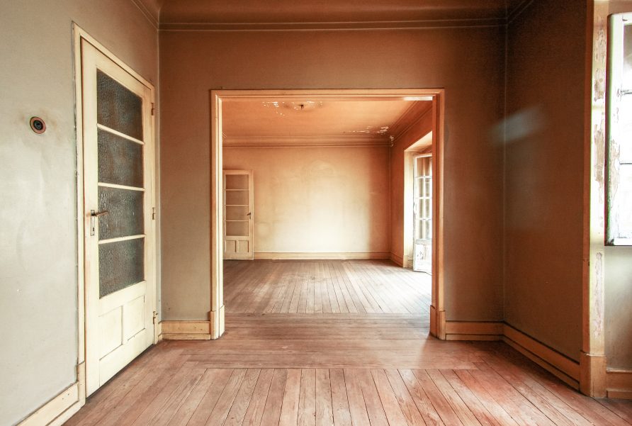 T3+1 to renovate in Alameda (Lisbon)